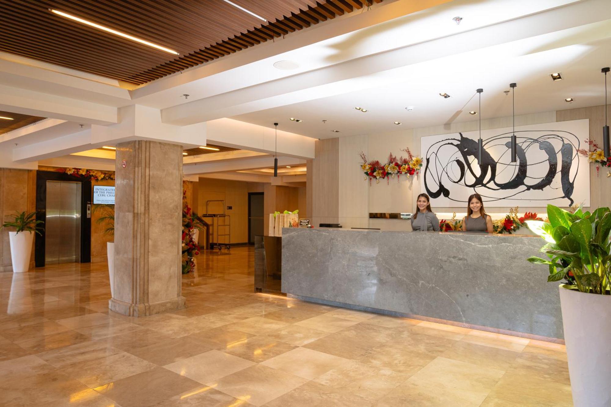 Cebu Grand Hotel Экстерьер фото