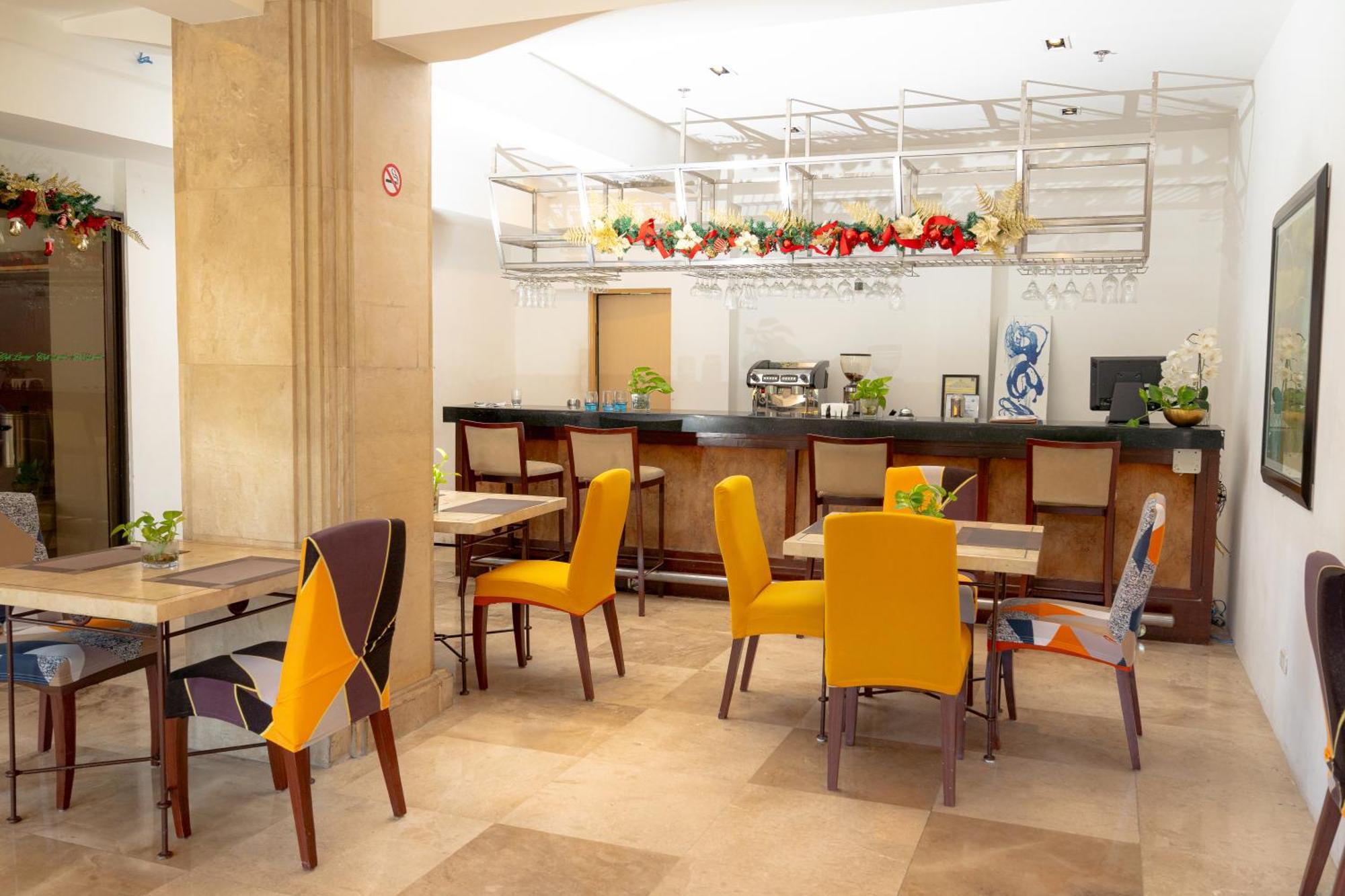 Cebu Grand Hotel Экстерьер фото